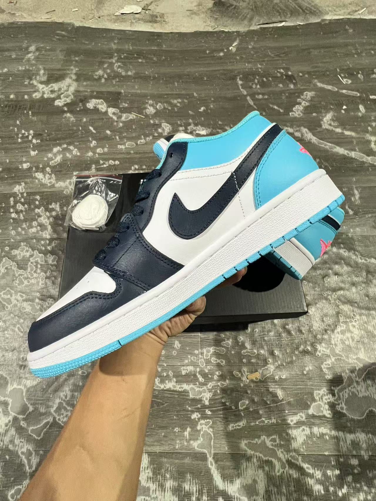Jordan 1 Low Teals