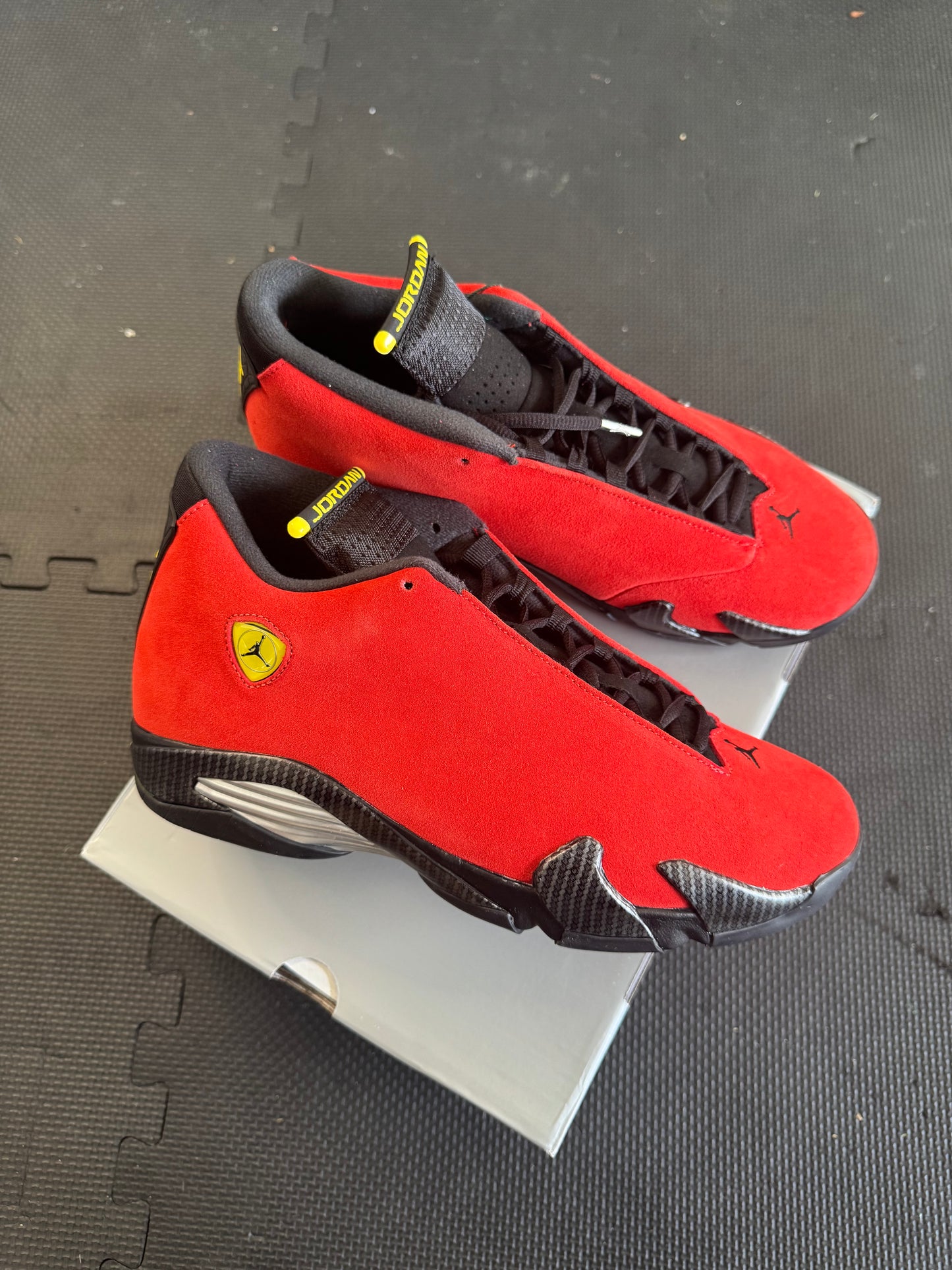 Jordan 14 Retro “Ferrari”