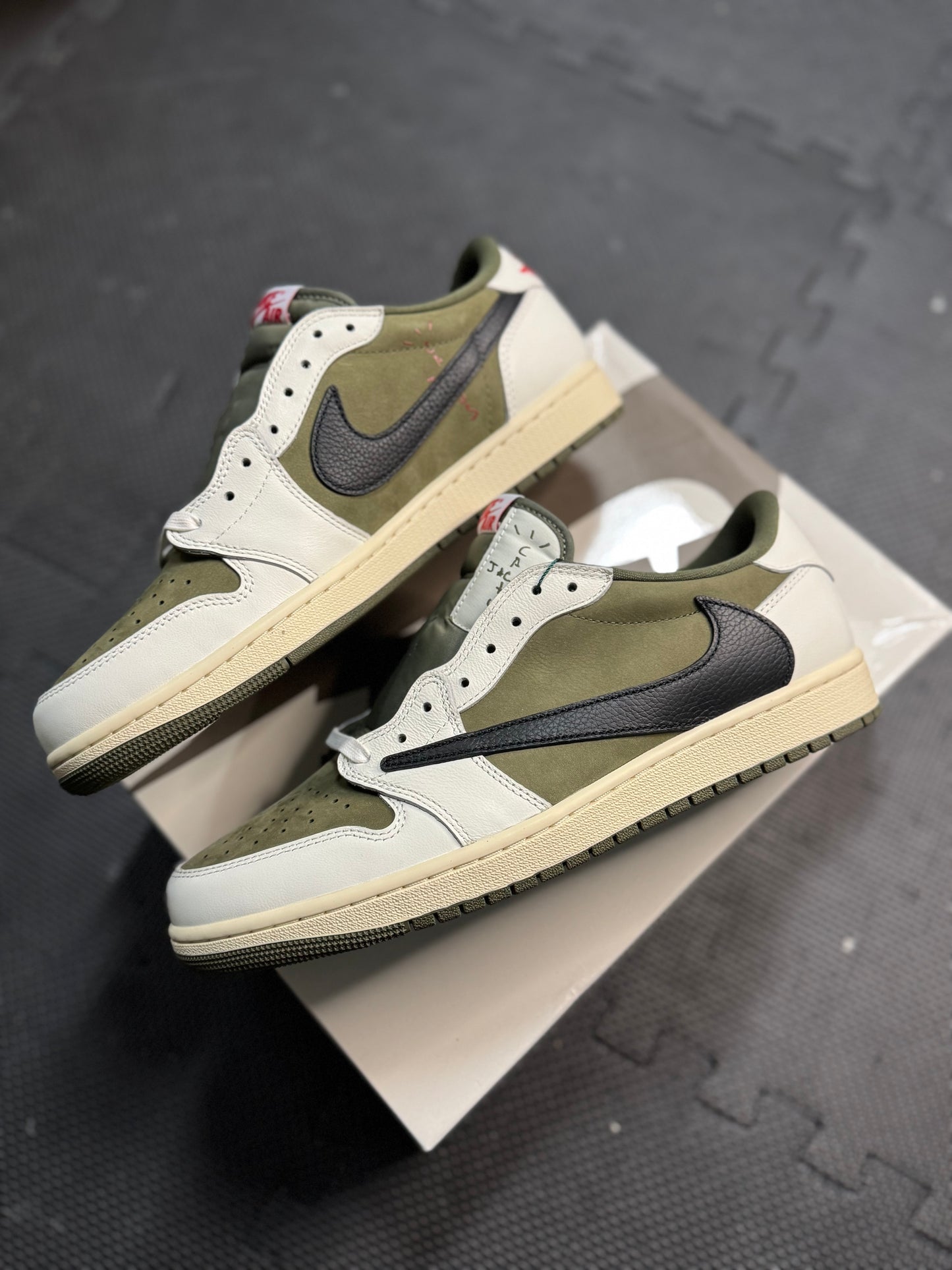 Jordan 1 Retro Low OG “Medium Olive”