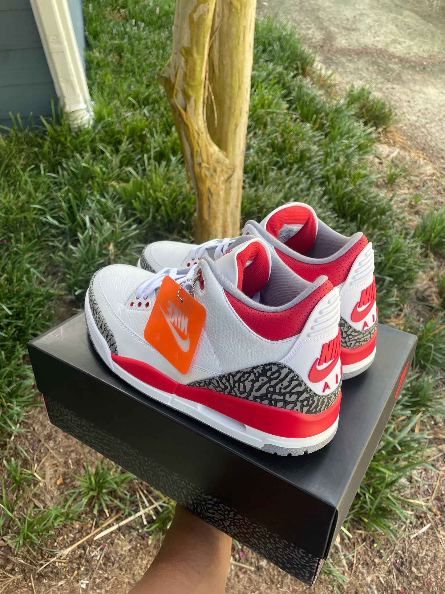 Jordan 3 Retro “Fire Red”