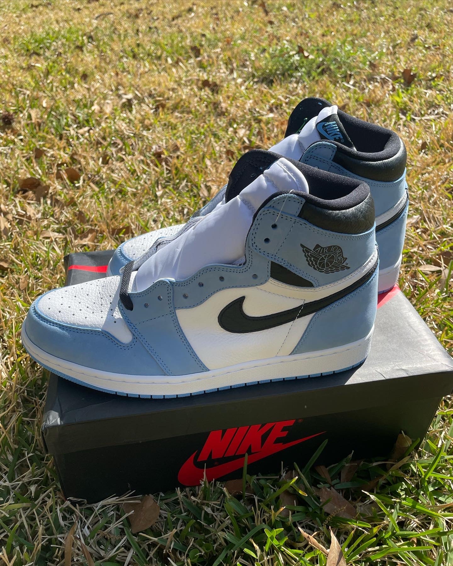 Air Jordan 1 Retro High OG “University Blue”