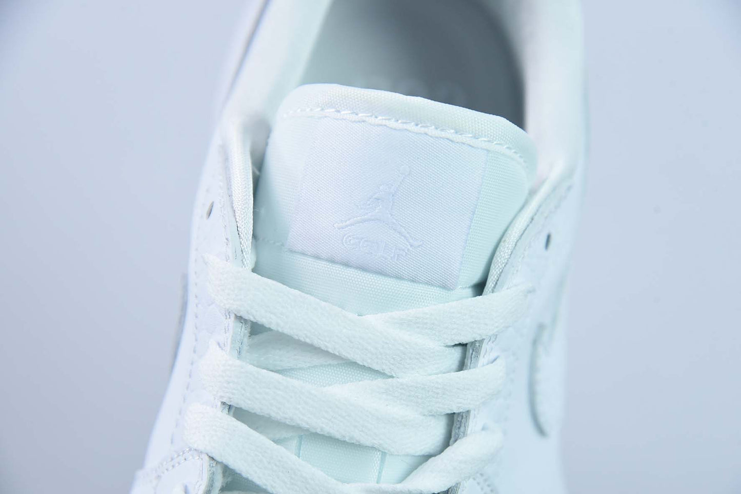 Jordan 1 Retro Low Golf “Triple White”