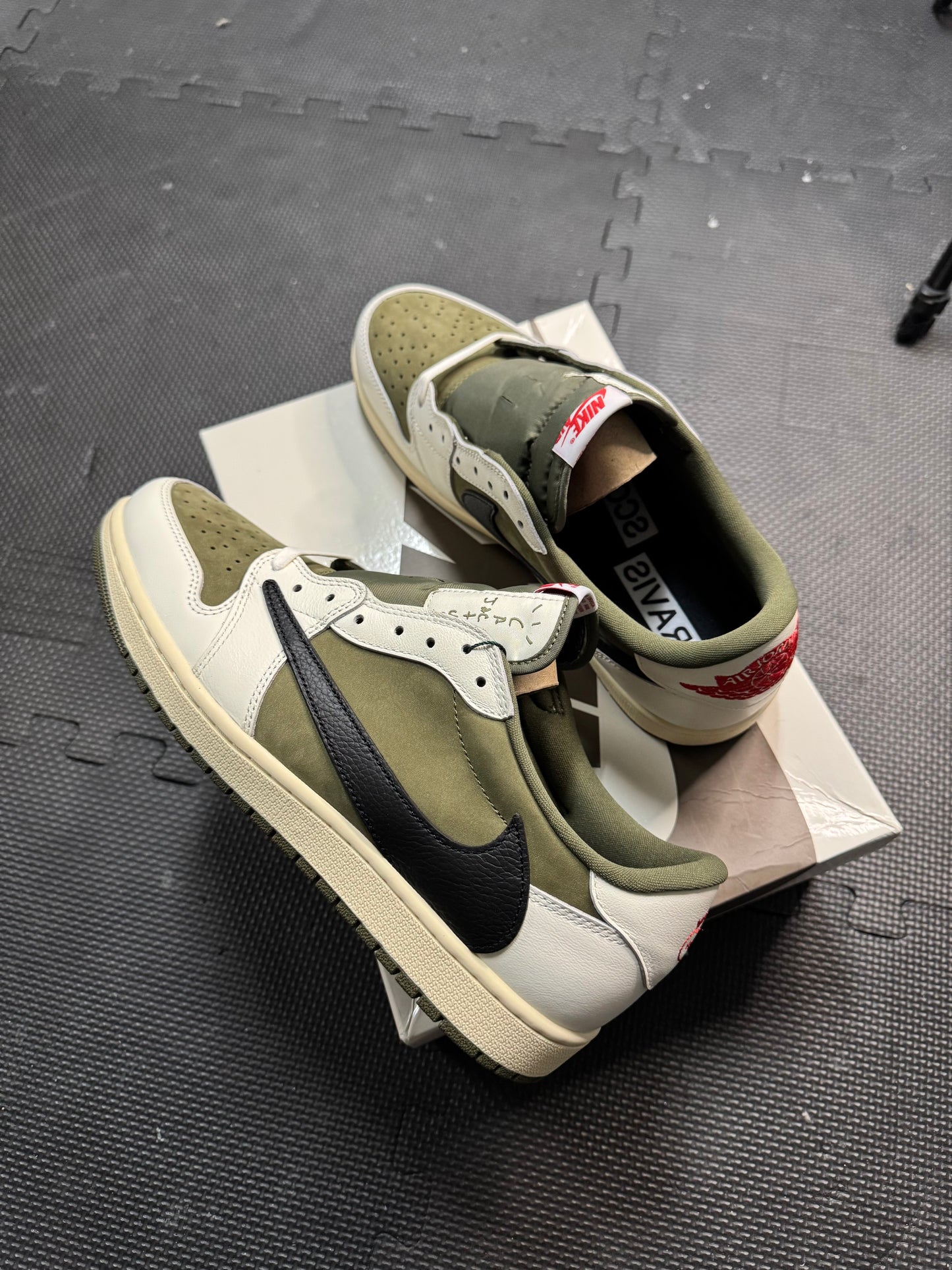 Jordan 1 Retro Low OG “Medium Olive”