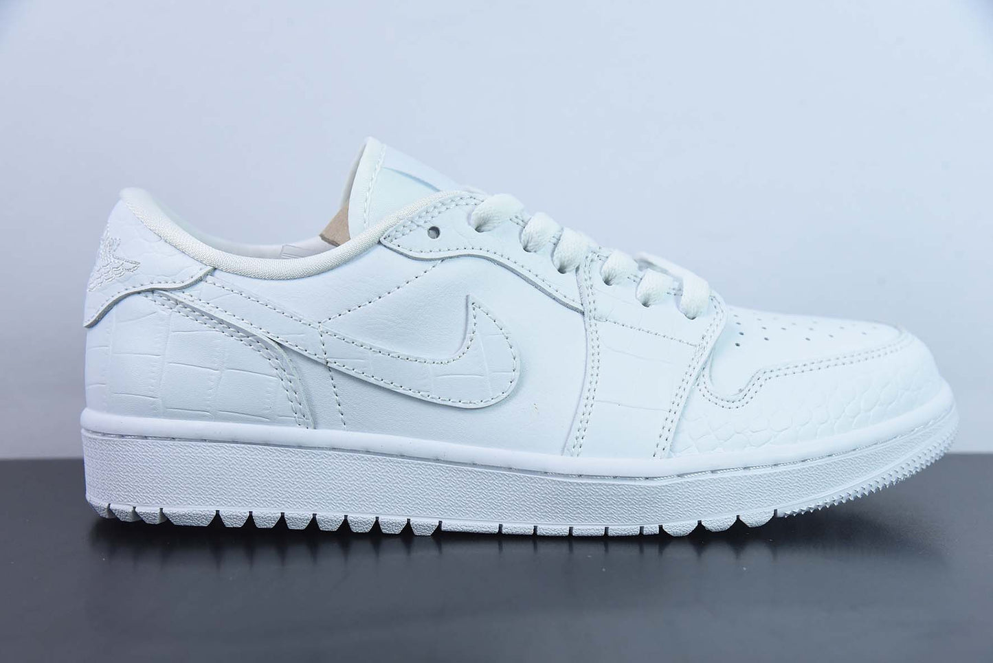 Jordan 1 Retro Low Golf “Triple White”