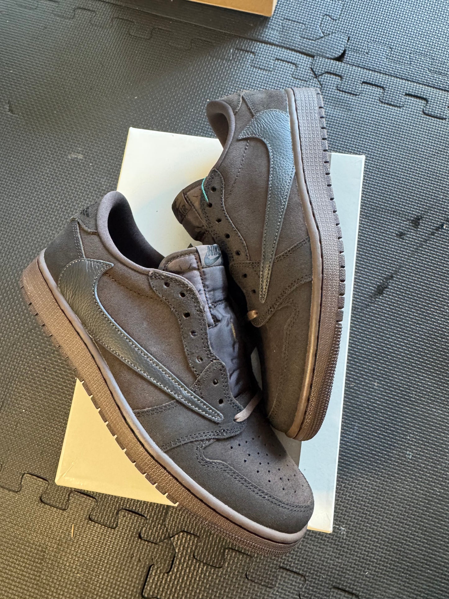 Jordan 1 Retro Low “Velvet Brown”