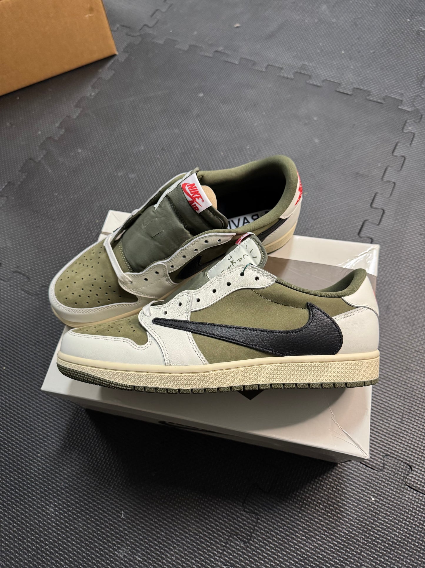Jordan 1 Retro Low OG “Medium Olive”