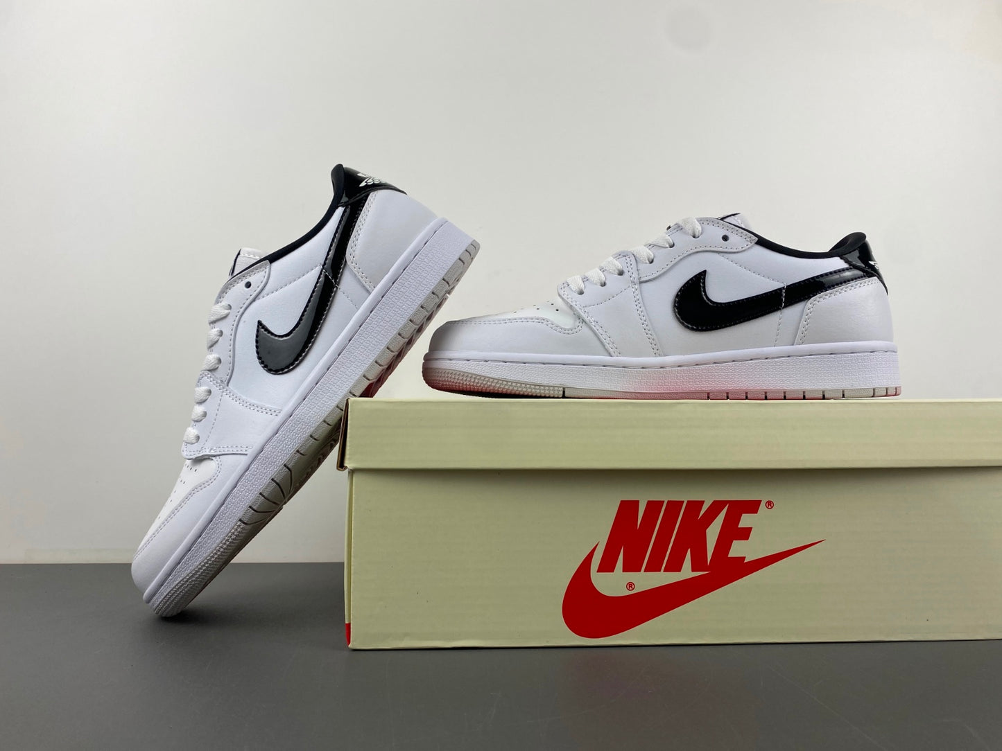 Jordan 1 Low “Reverse”