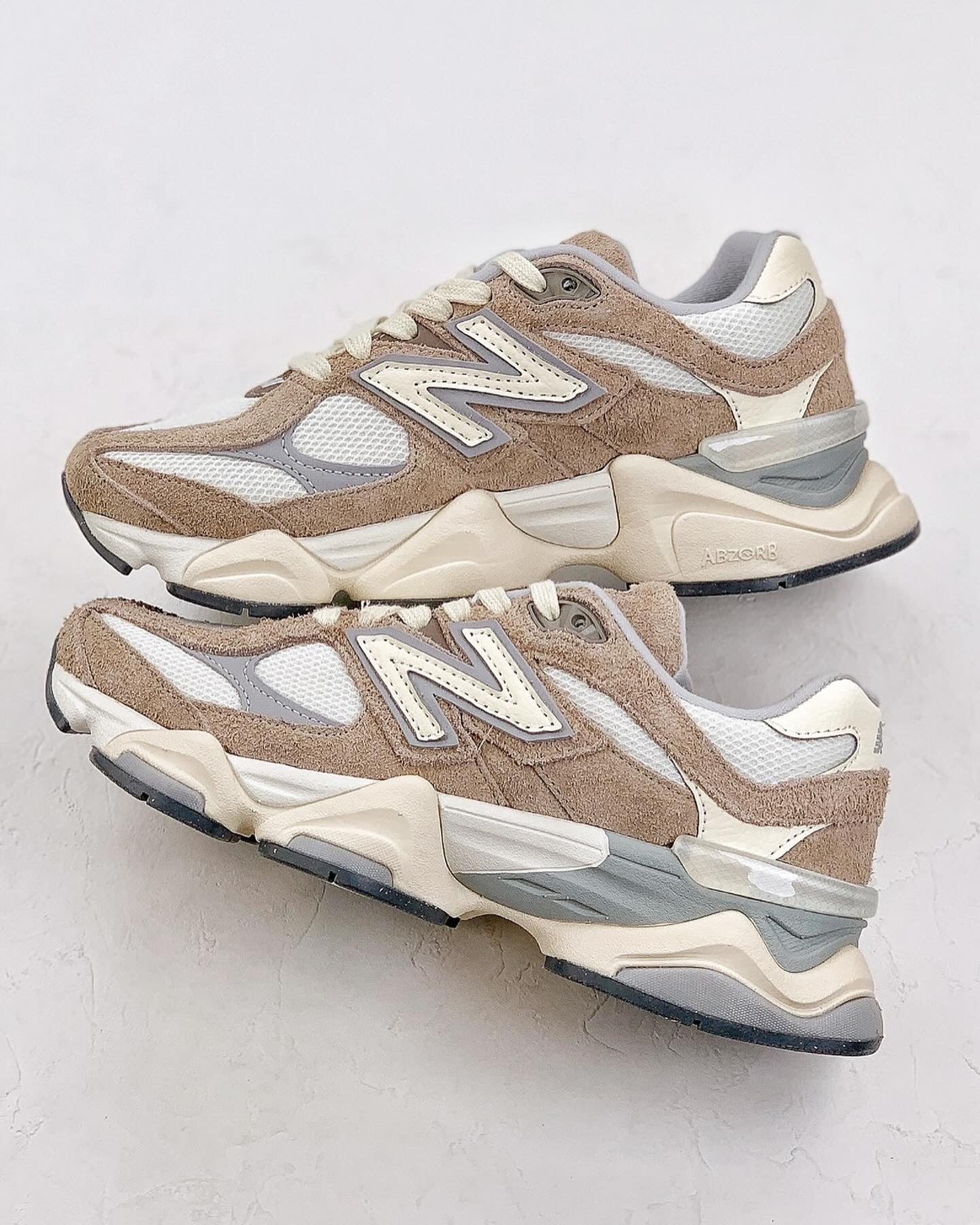 New Balance 9060 “ Driftwood Stone Pink Sea”