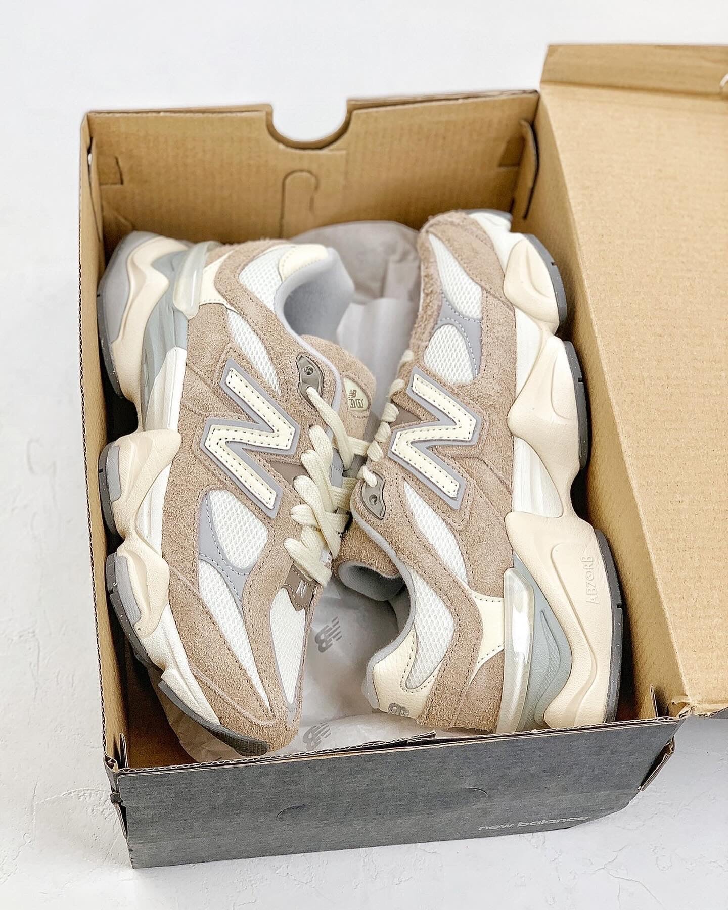 New Balance 9060 “ Driftwood Stone Pink Sea”