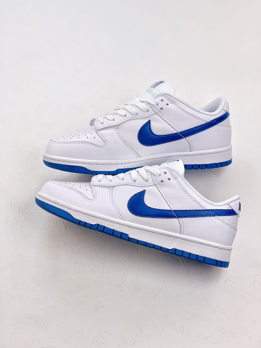 Nike Dunk Low “Hyper Royal”