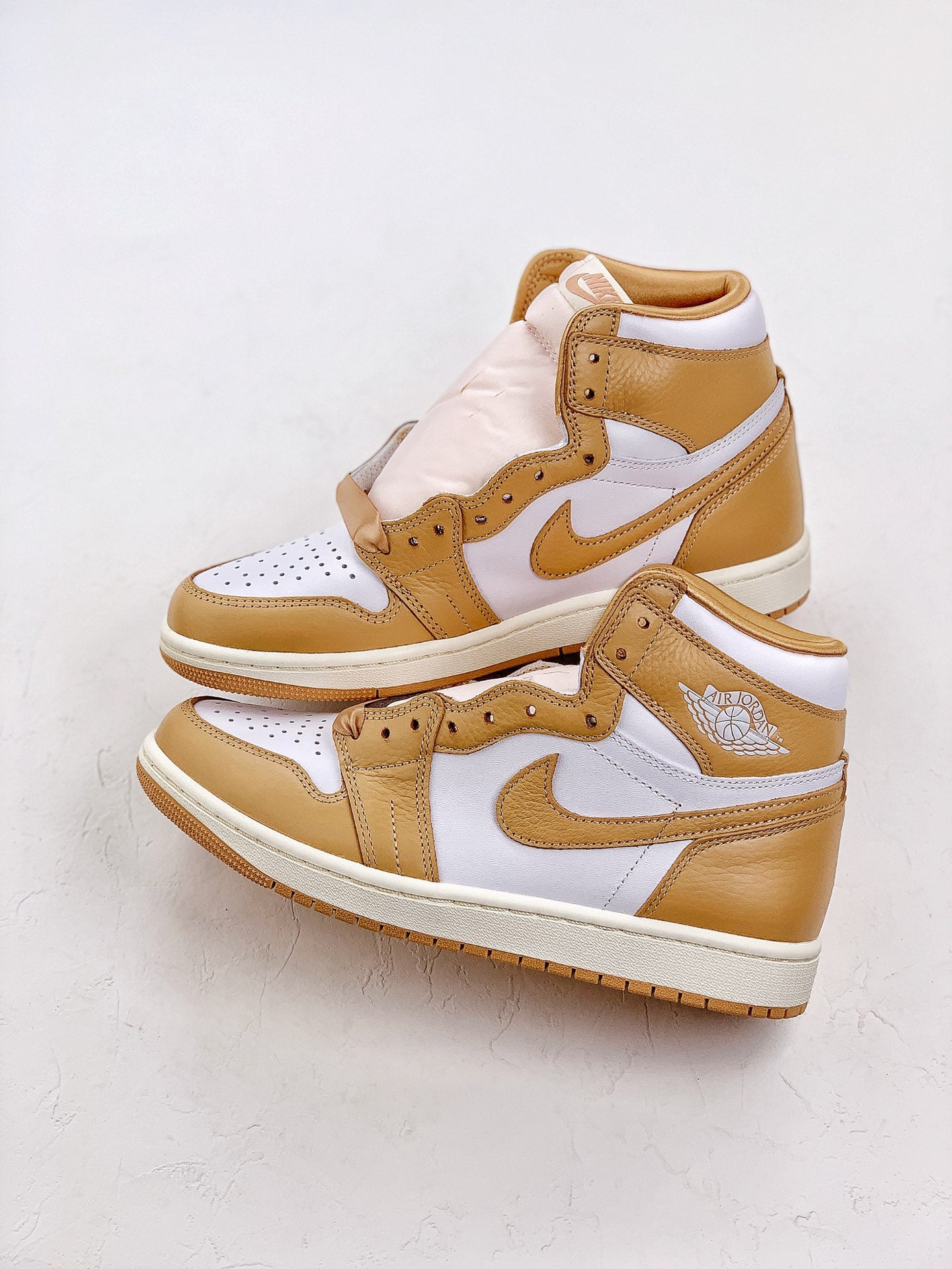 Jordan 1 Retro “Praline”
