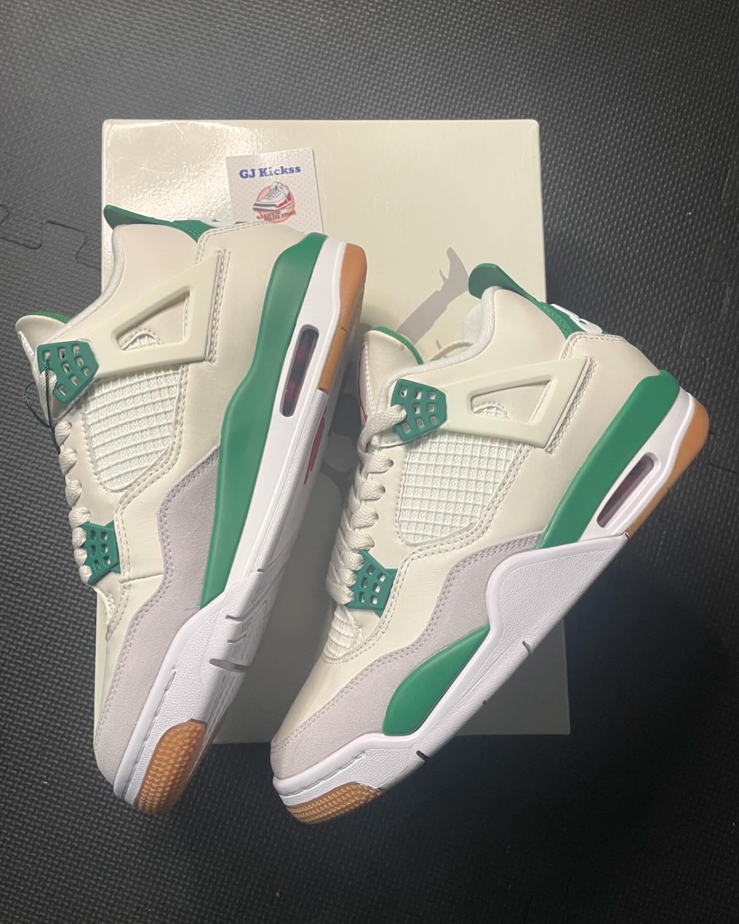 Jordan 4 Retro SB “Pine Green”