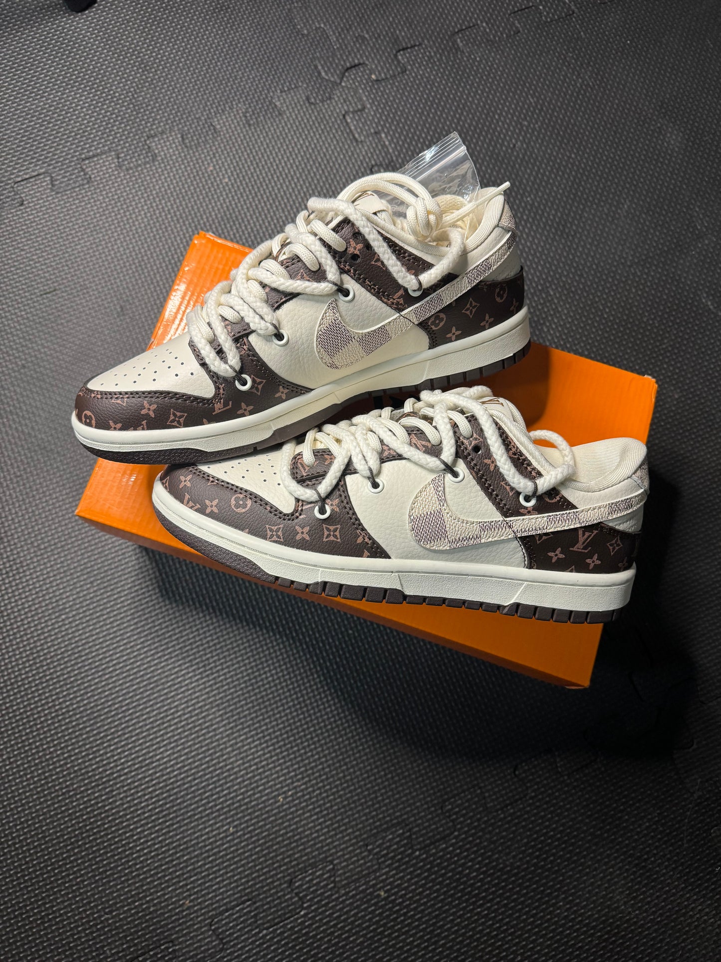 Nike Dunk Low “LV Orginal Collab”