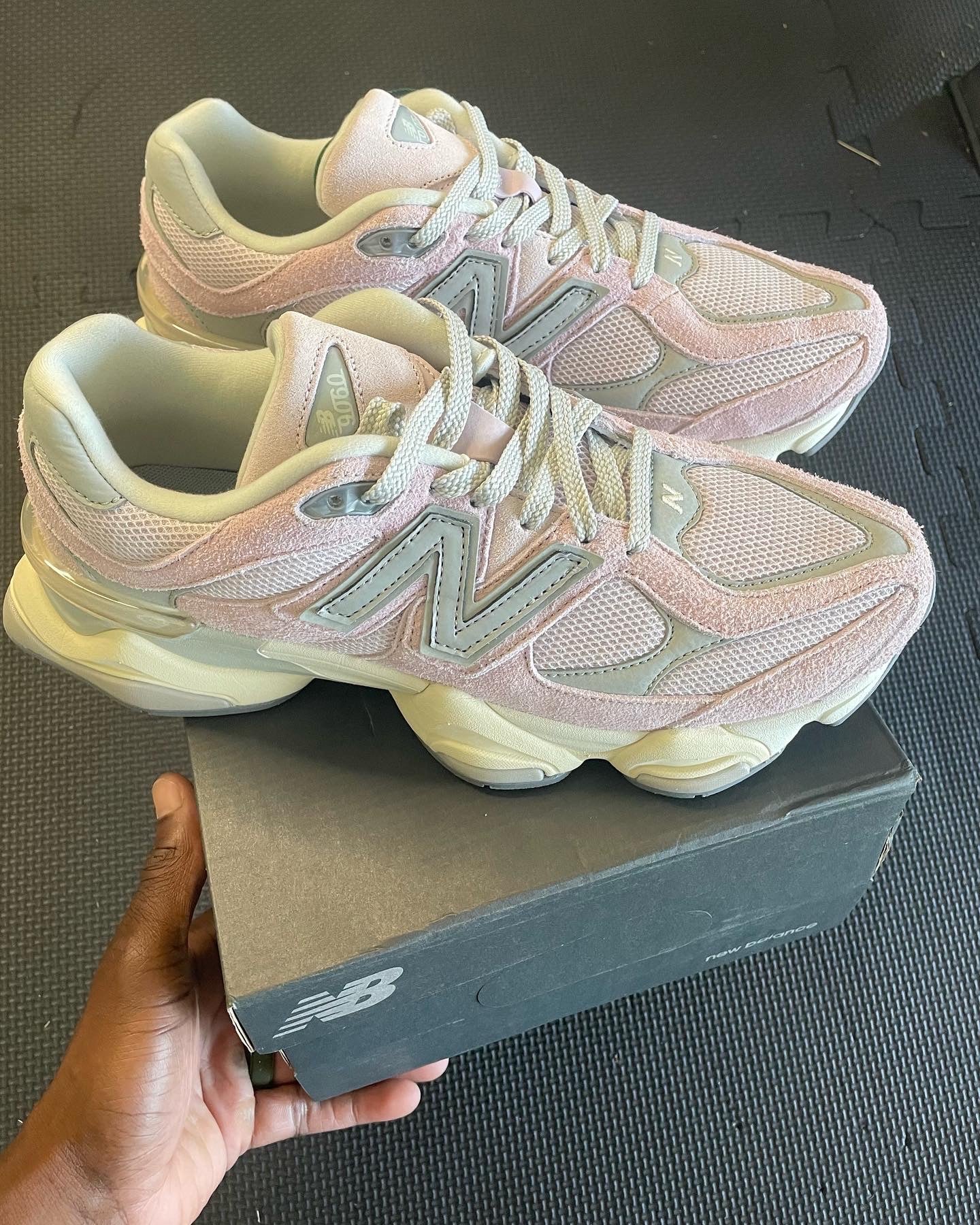 New Balance 9060 “December Sky”