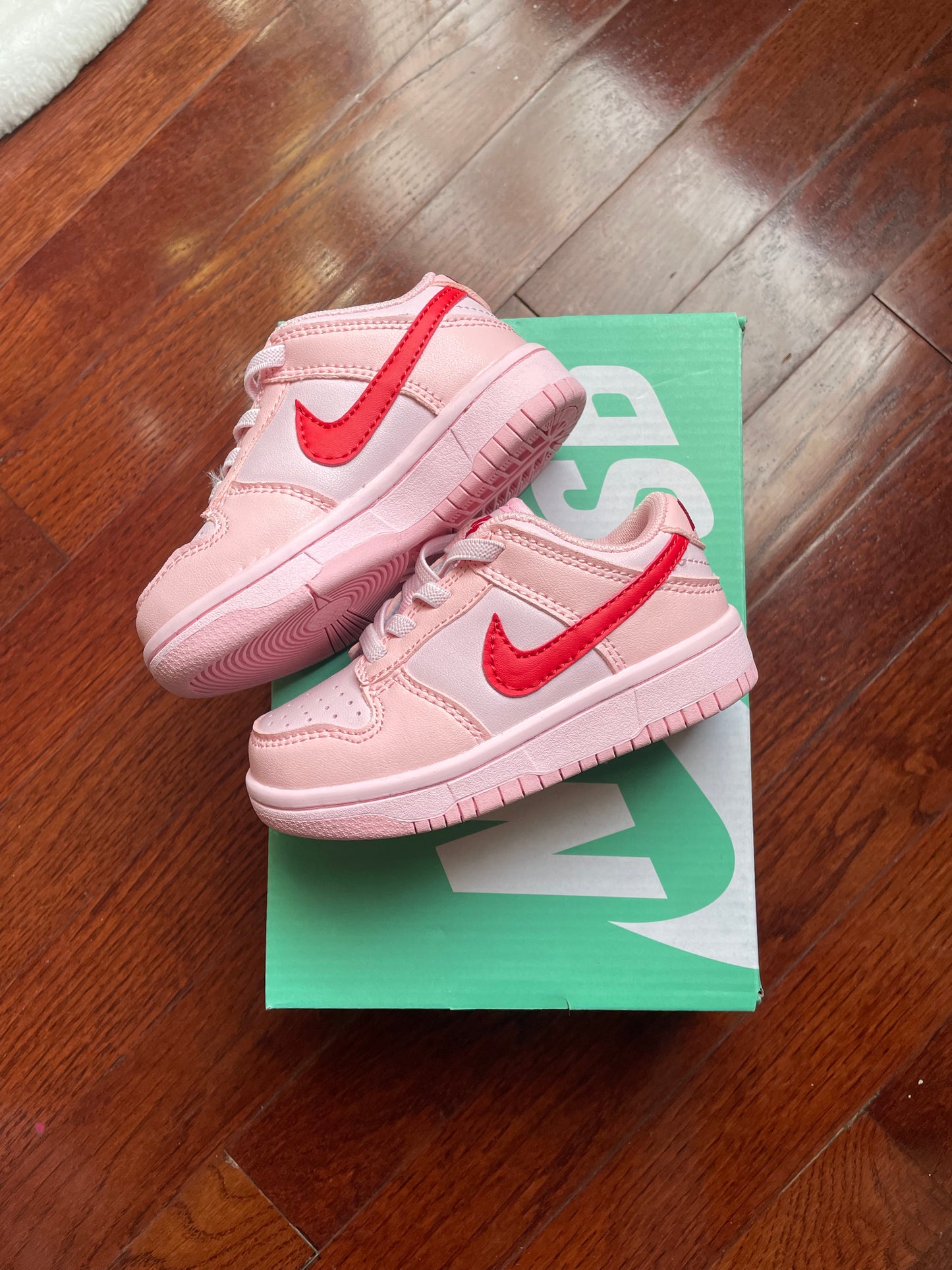 Kids Nike Dunk “Triple Pink”