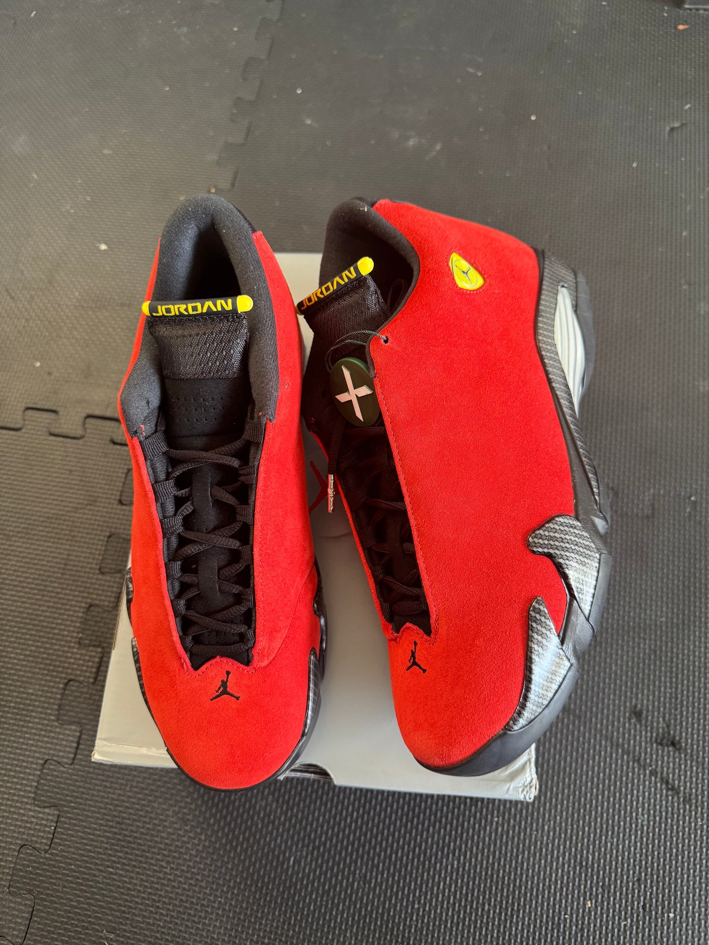 Jordan 14 Retro “Ferrari”