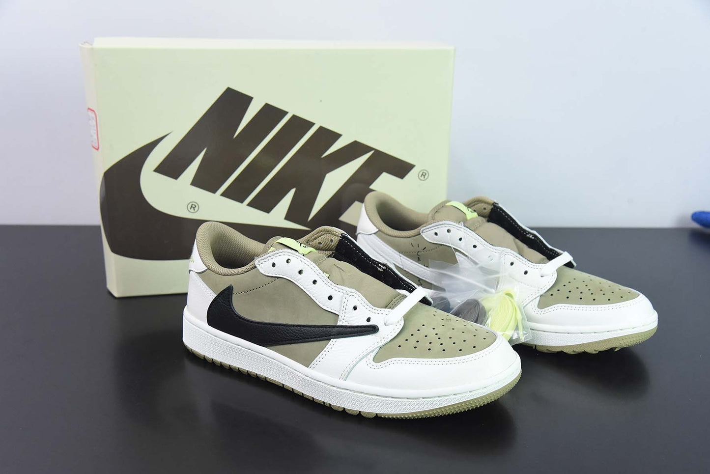 Travis Scott x Jordan 1 Low Golf “Neutral Olive”