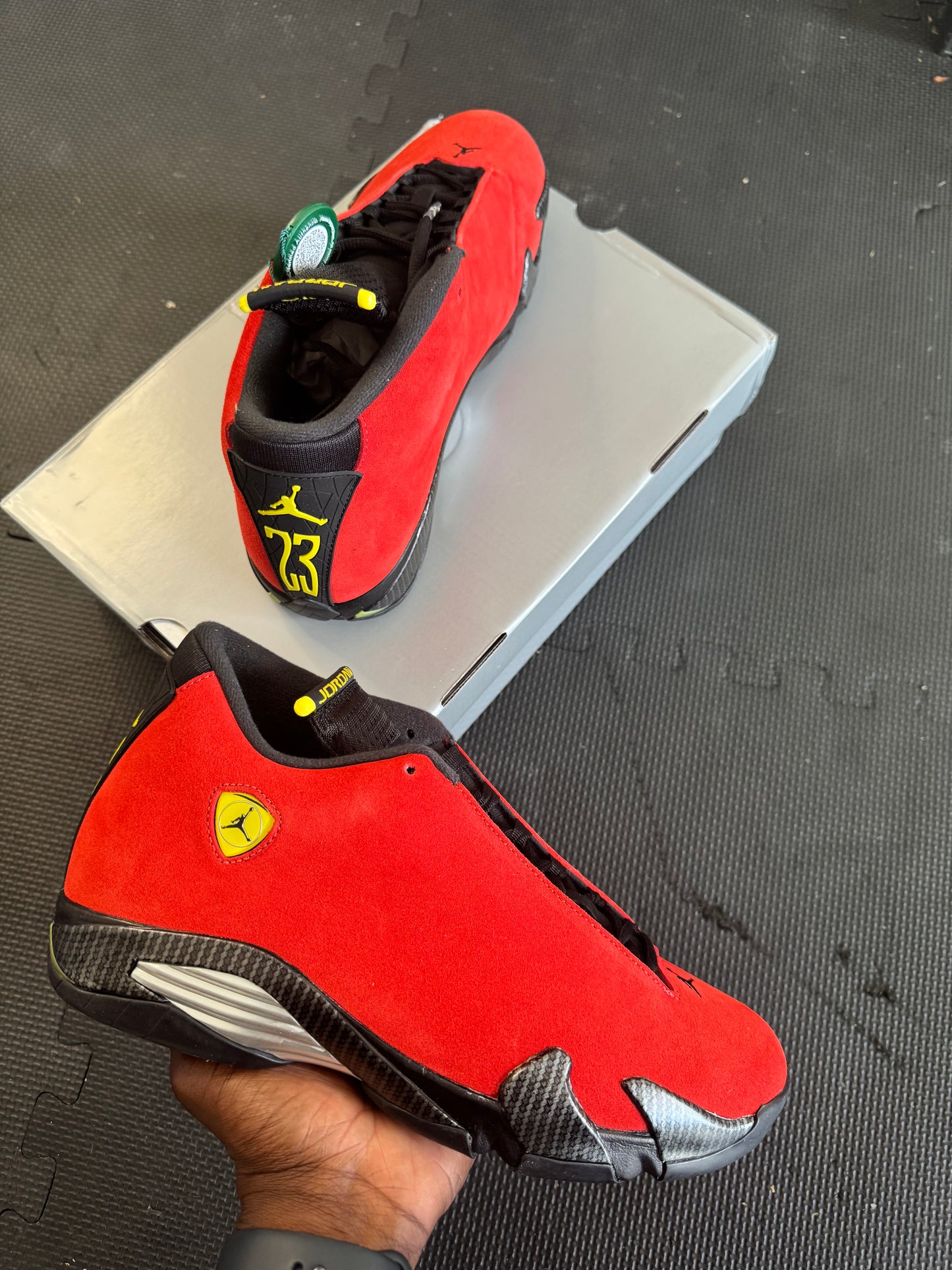 Jordan 14 Retro “Ferrari”