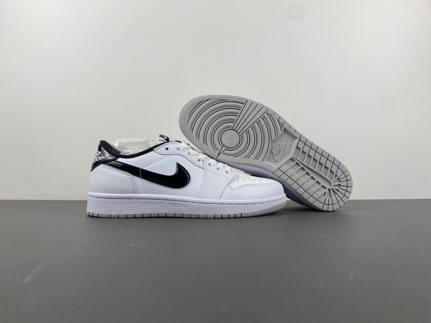 Jordan 1 Low “Reverse”