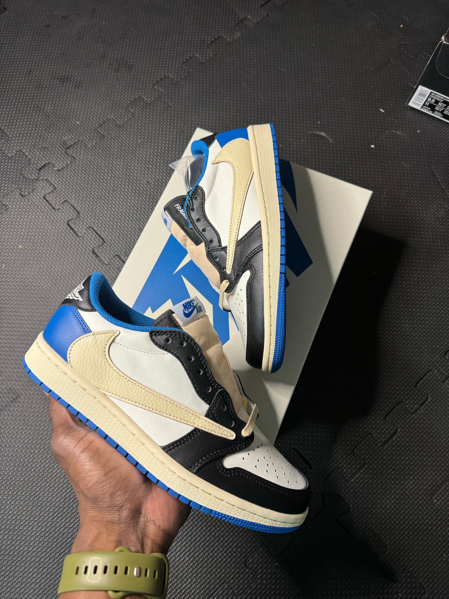 Jordan 1 Retro Low OG x Travis Scott “Fragment”