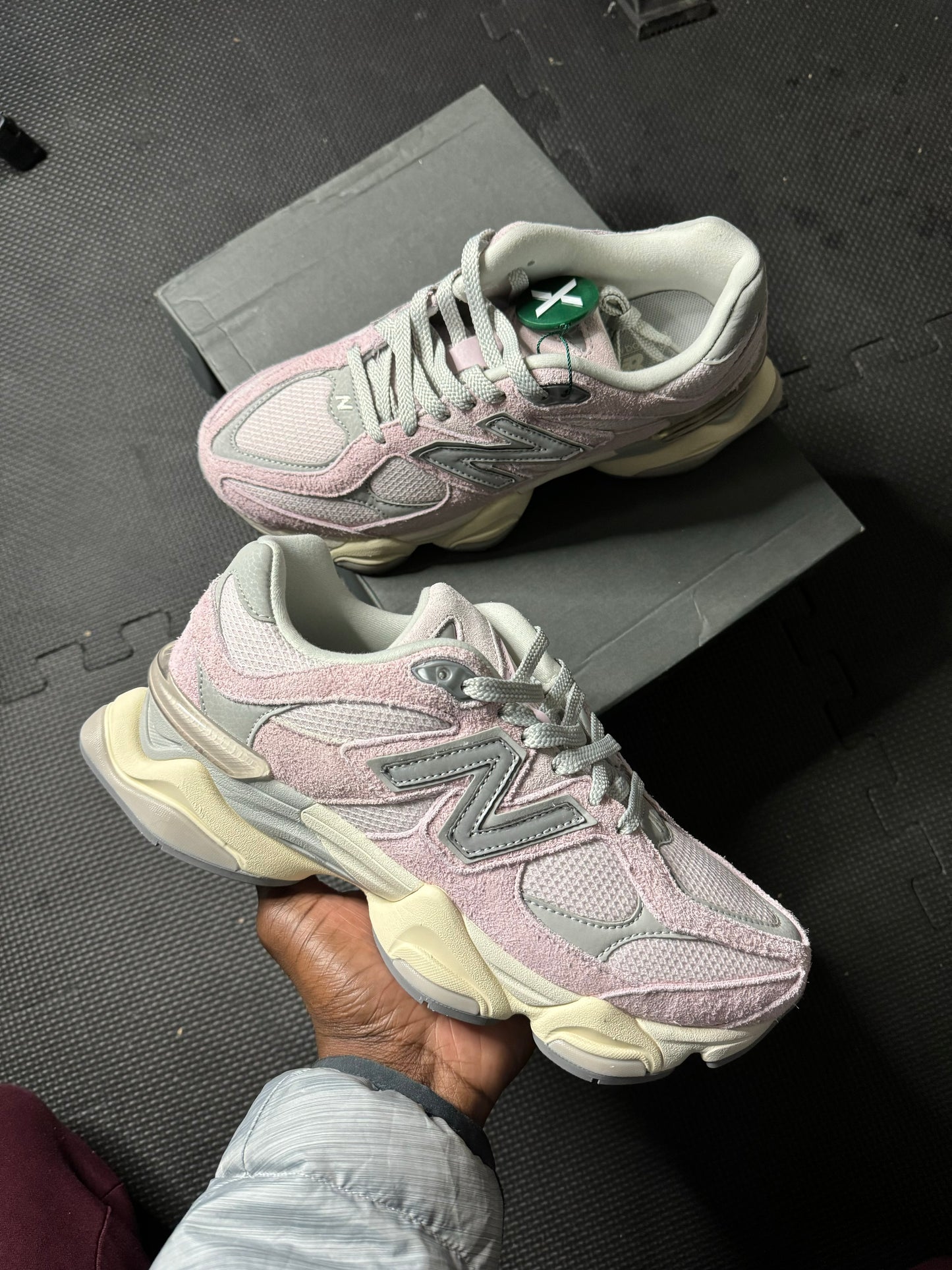 New Balance 9060 “December Sky”