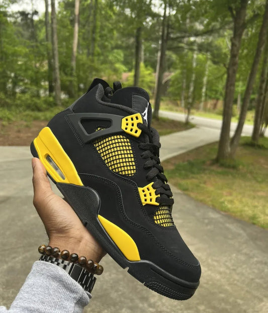 Jordan 4 Retro “Thunder”