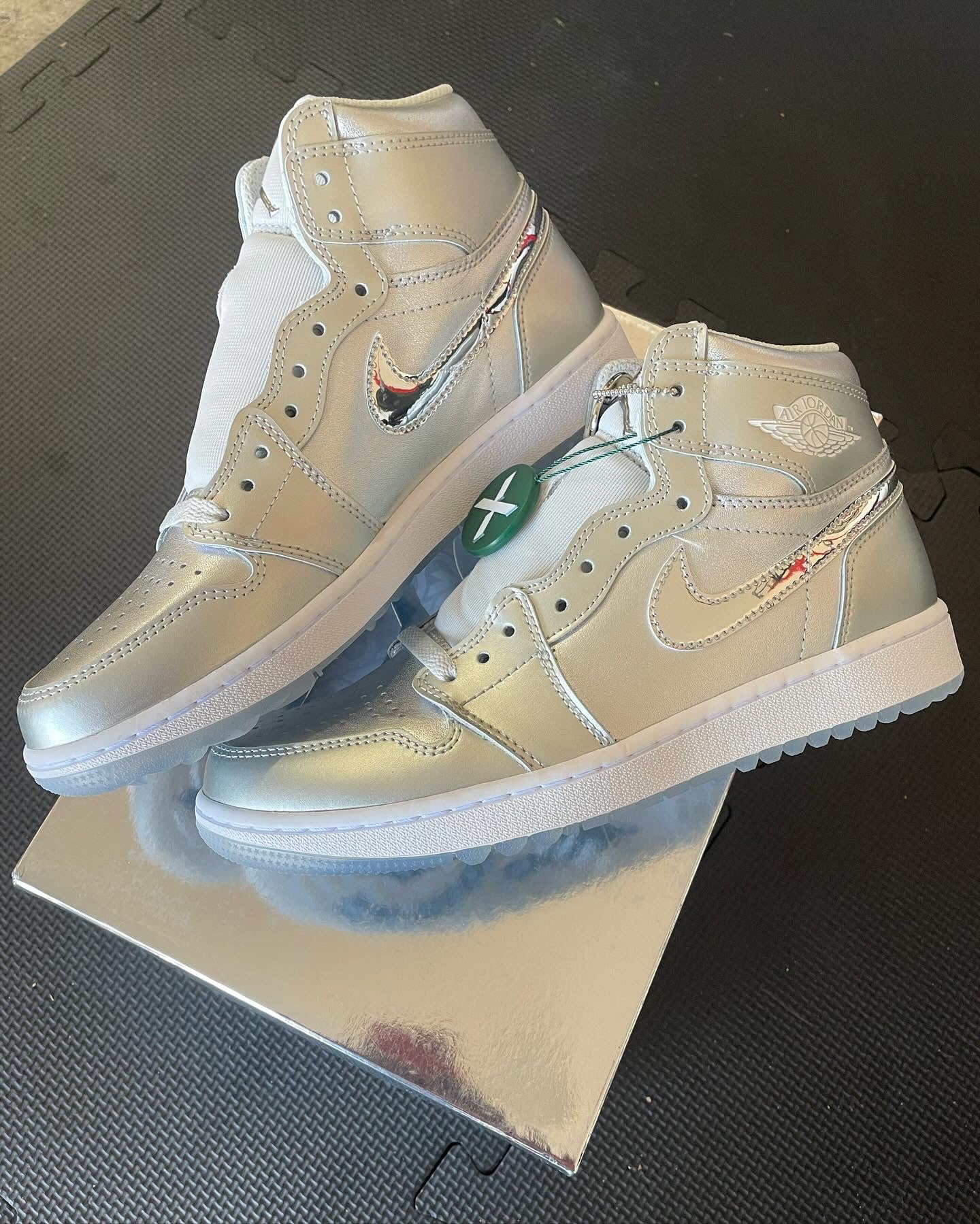 Jordan 1 High Golf “Gift Giving”